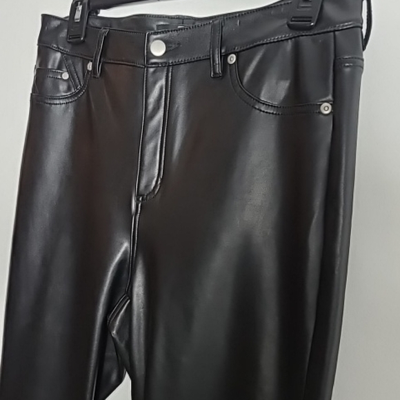7 FOR ALL MANKIND Black Faux Leather Women Skinny Jeans Size Medium - Picture 14 of 14